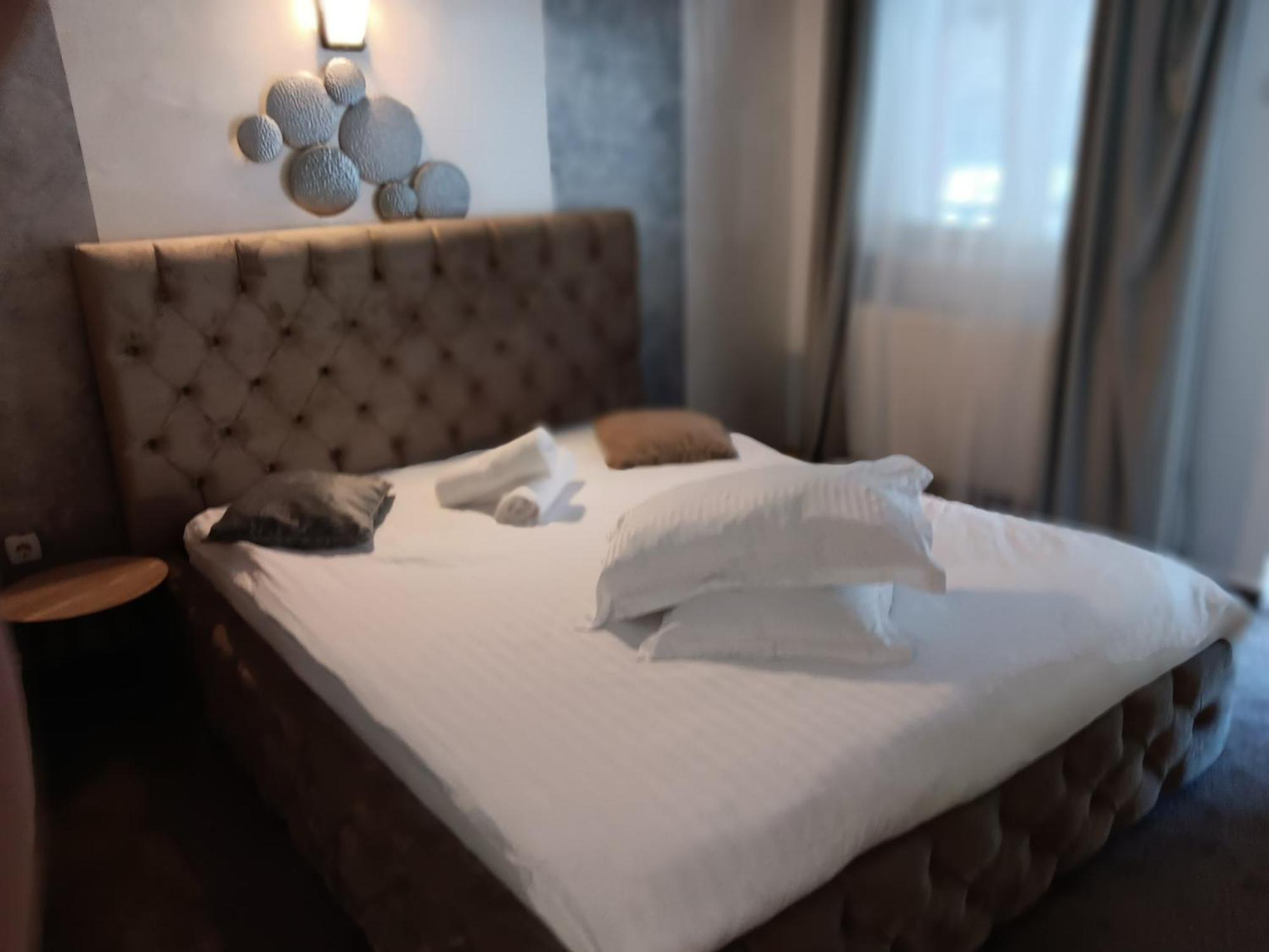 La Protap Calimanesti Hotel Buitenkant foto