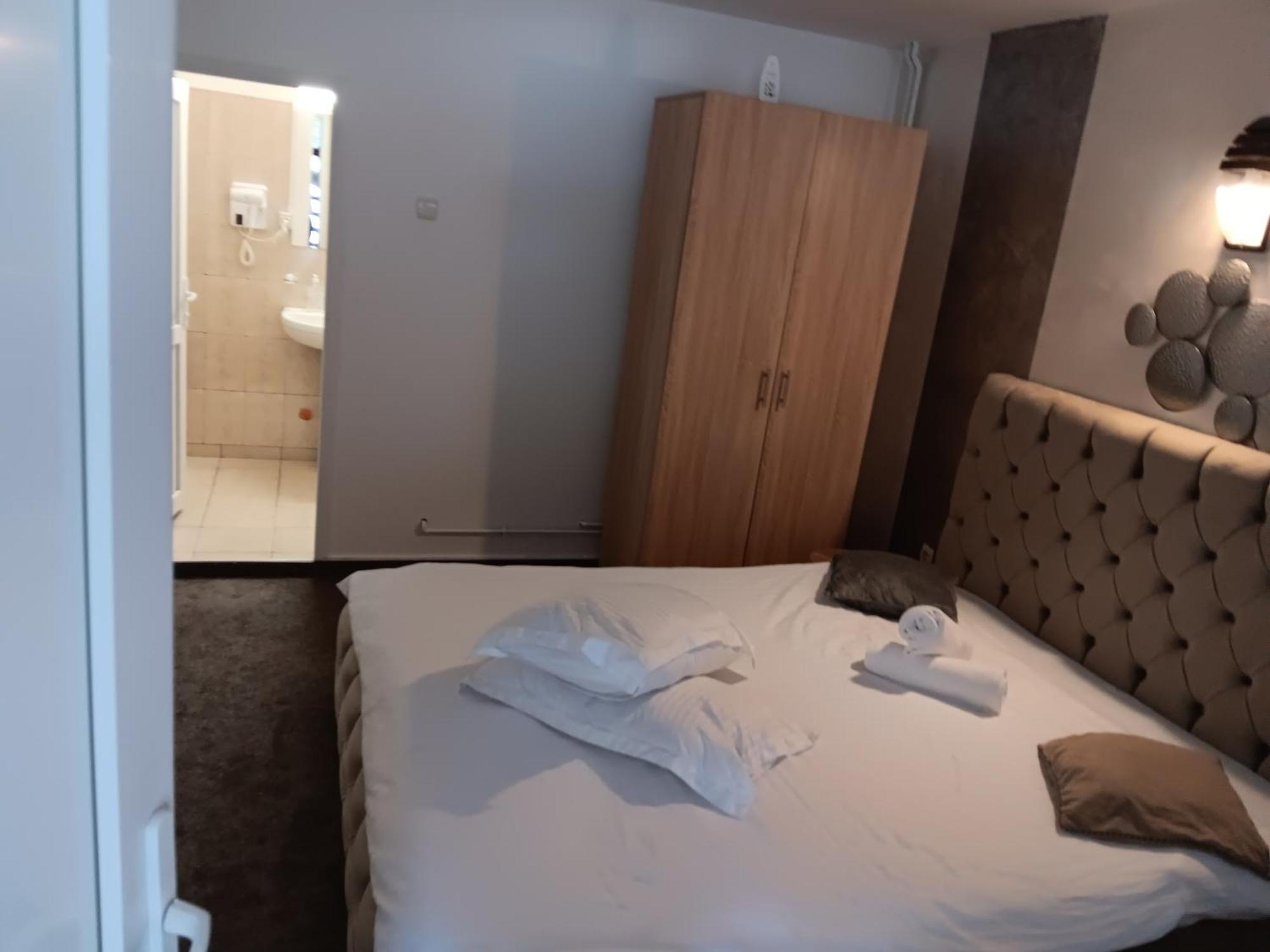 La Protap Calimanesti Hotel Buitenkant foto