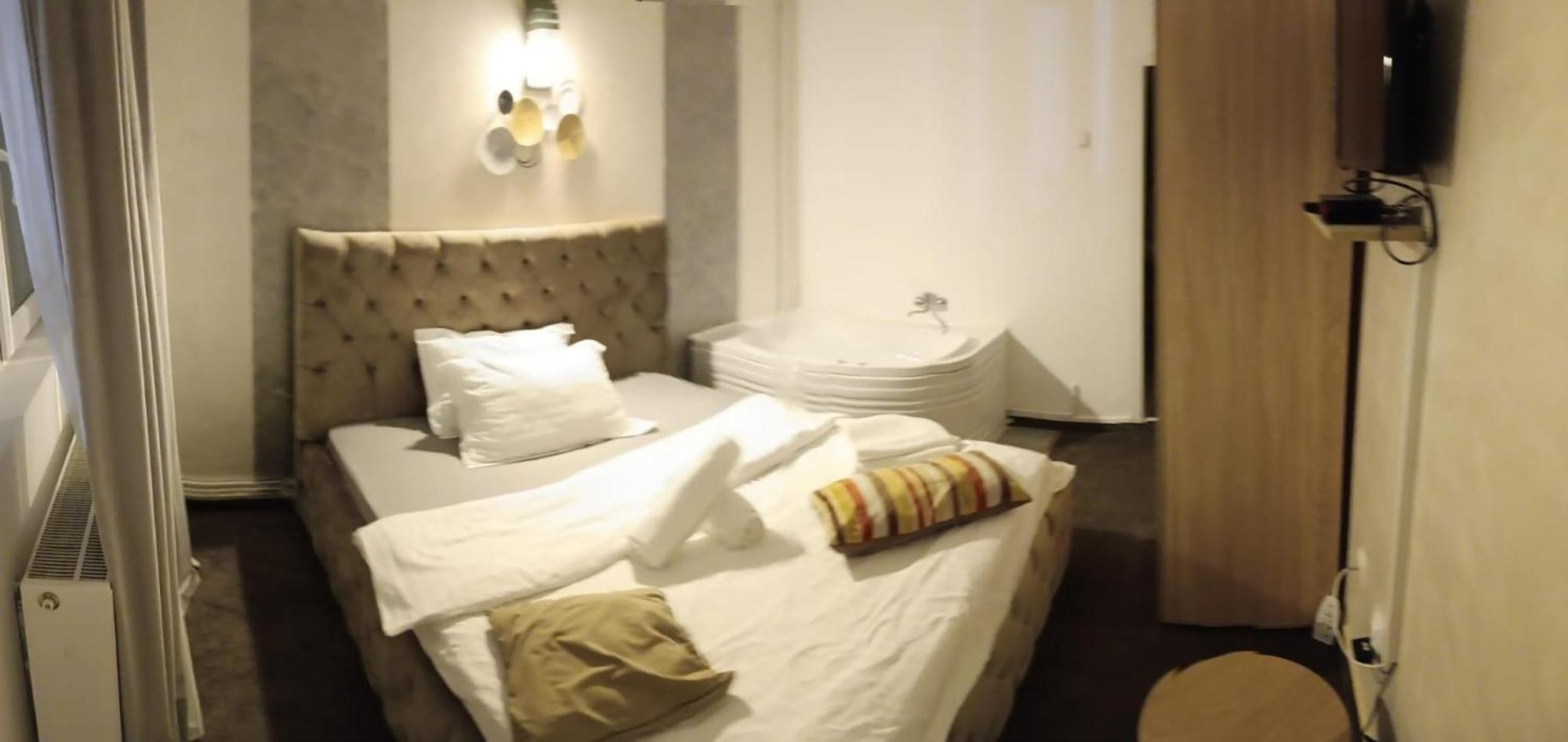 La Protap Calimanesti Hotel Buitenkant foto